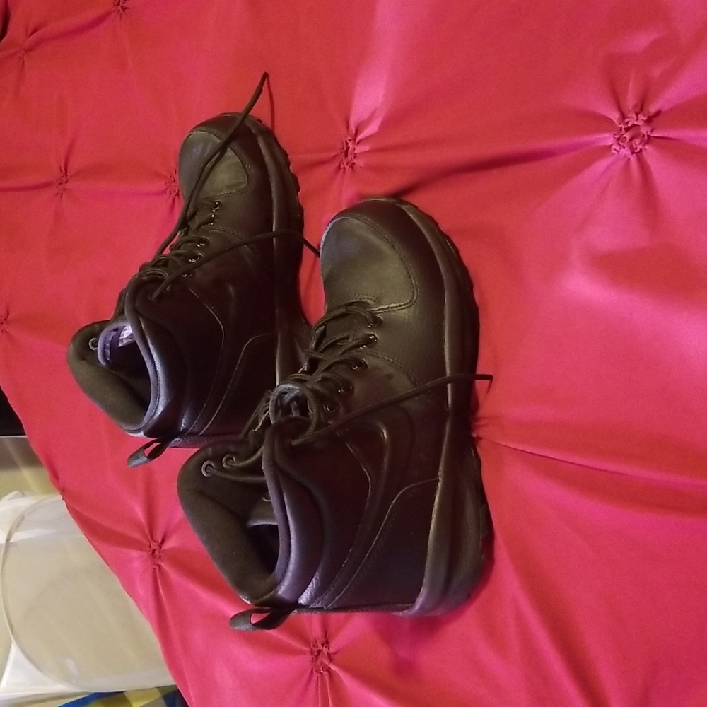 Nike ACG Manoa weatherproof boots